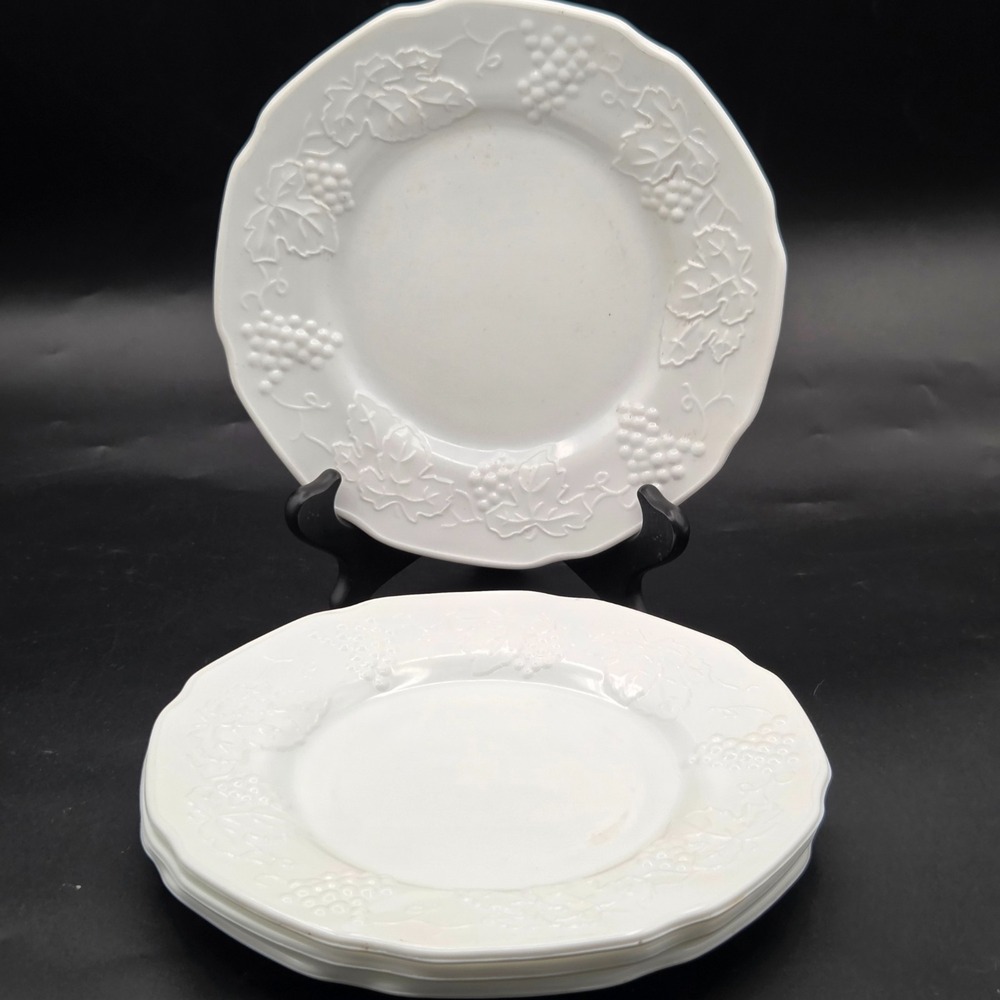 VINTAGE Indiana Glass Harvest Grape White Milk Glass Plates Set of 4